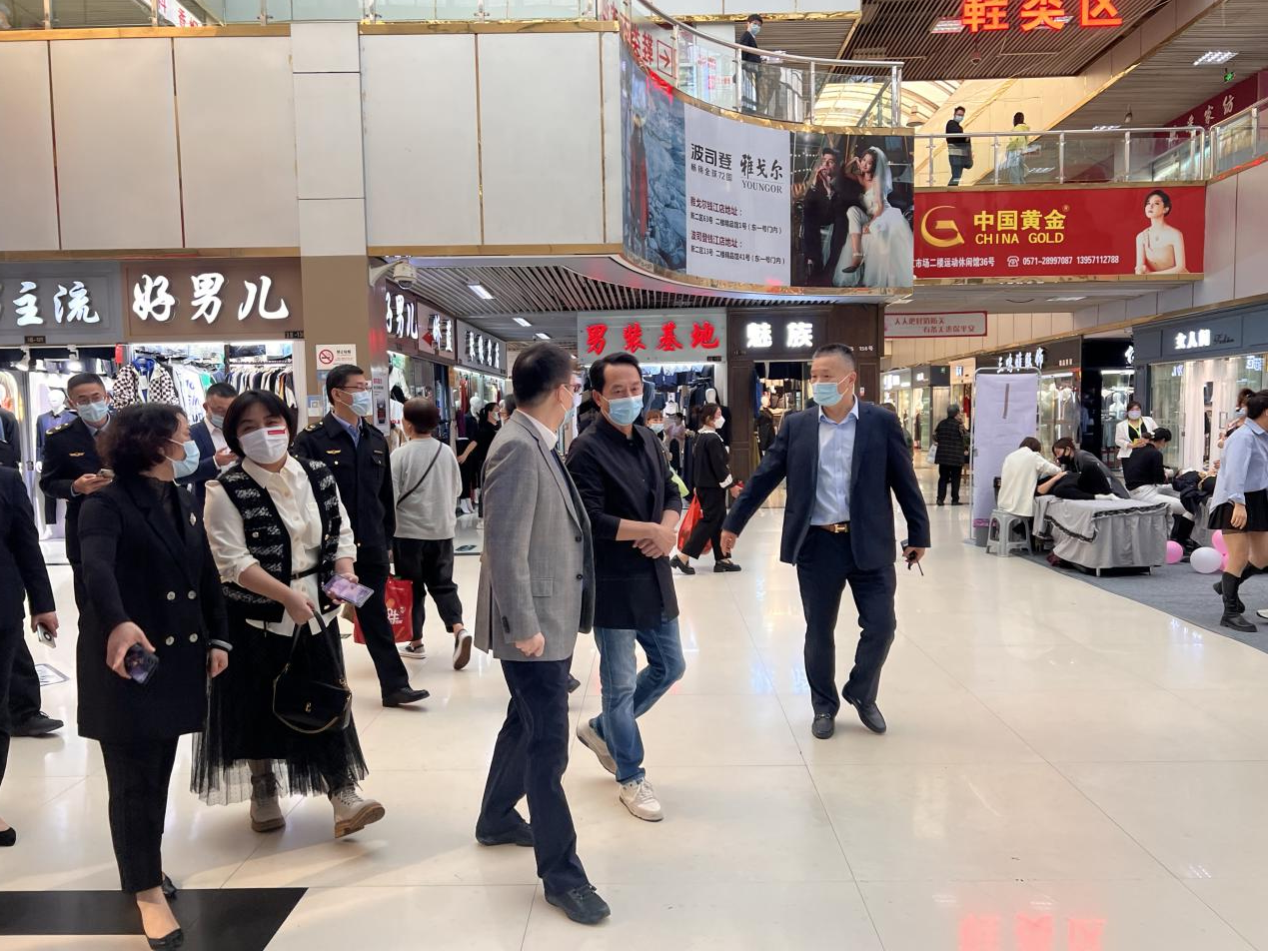 拱墅區(qū)副區(qū)長(zhǎng)余榮升一行 蒞臨錢(qián)江商城檢查指導(dǎo)疫情防控工作