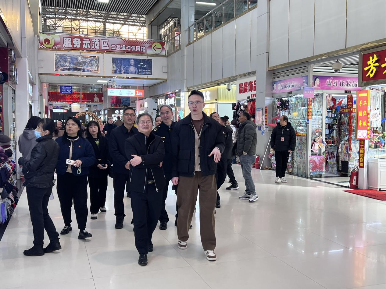 市檢查組對(duì)錢江市場(chǎng)黨建示范點(diǎn)創(chuàng)建進(jìn)行驗(yàn)收