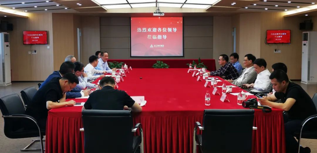 省委常委、統(tǒng)戰(zhàn)部部長(zhǎng)熊建平蒞臨集團(tuán)調(diào)研