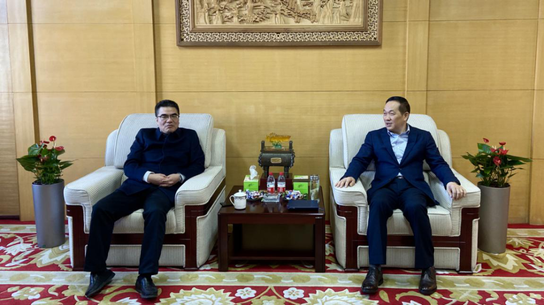 拱墅區(qū)委常委、統(tǒng)戰(zhàn)部部長(zhǎng)王書評(píng)蒞臨集團(tuán)慰問走訪