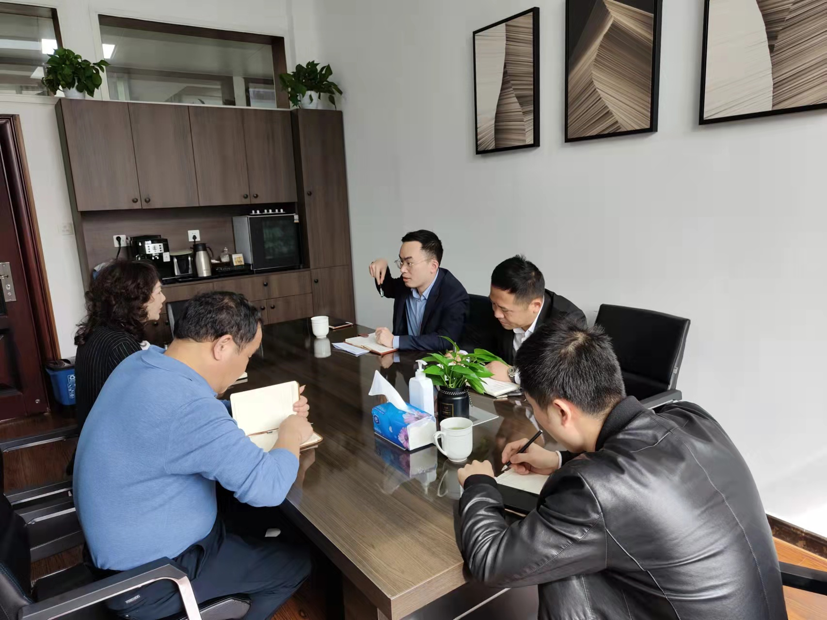 塘棲鎮(zhèn)政府領導蒞臨園區(qū)調研