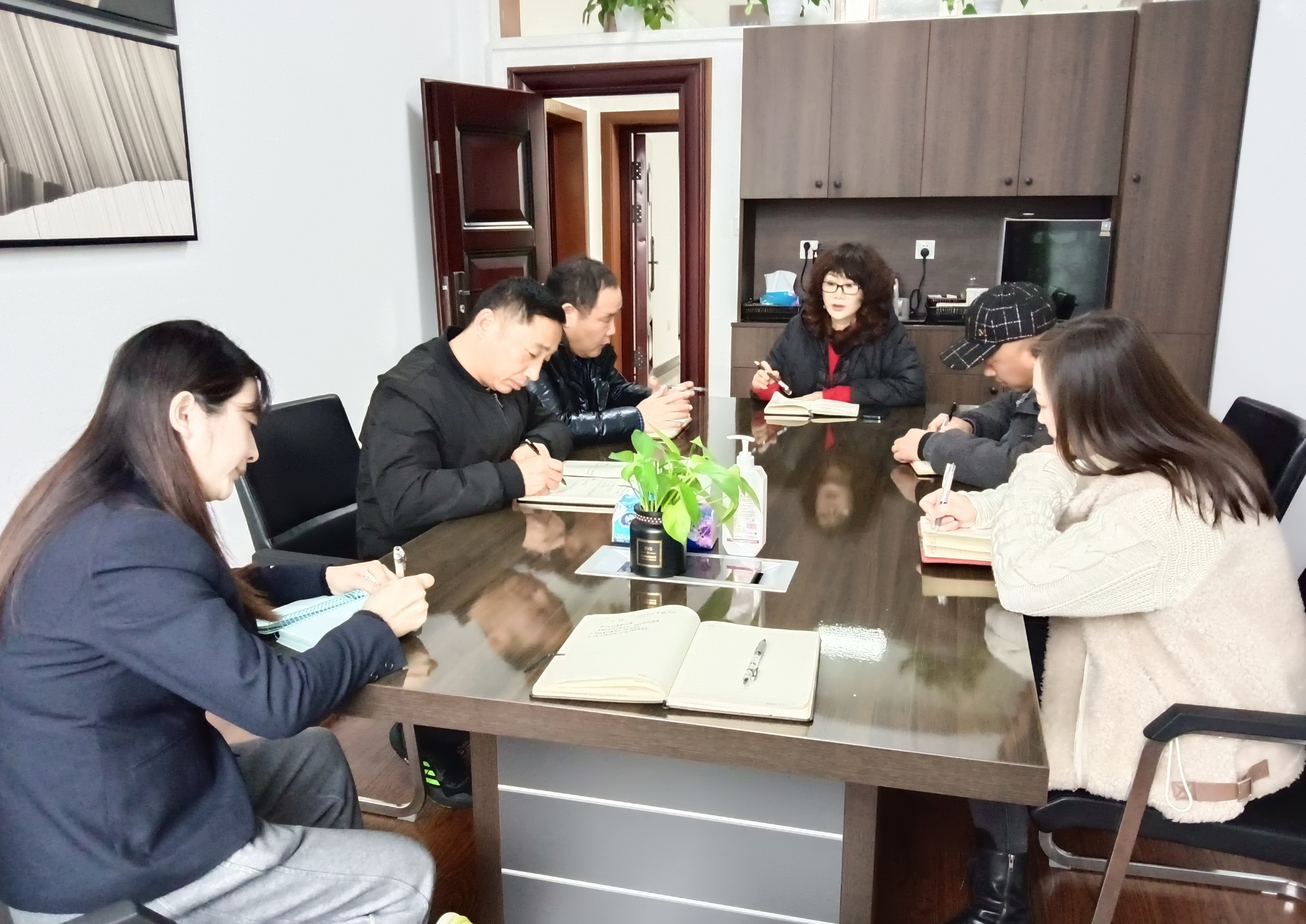 從嚴從緊做好春節(jié)期間疫情防控工作