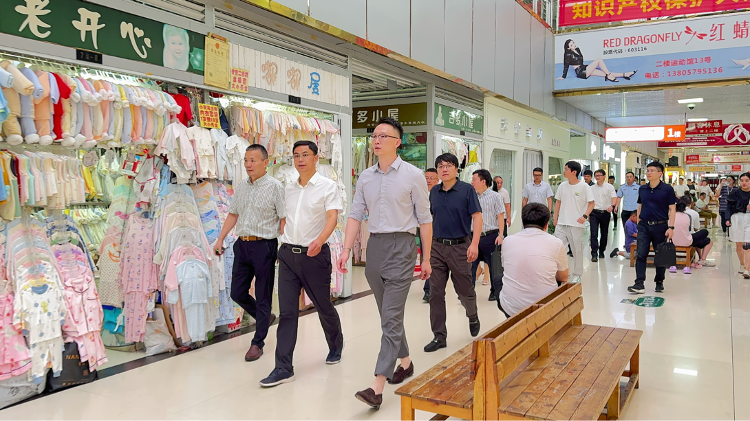 繃緊“安全弦”，把好“節(jié)前關(guān)”！拱墅區(qū)區(qū)領(lǐng)導(dǎo)蒞臨錢江商城開展節(jié)前安全生產(chǎn)檢查