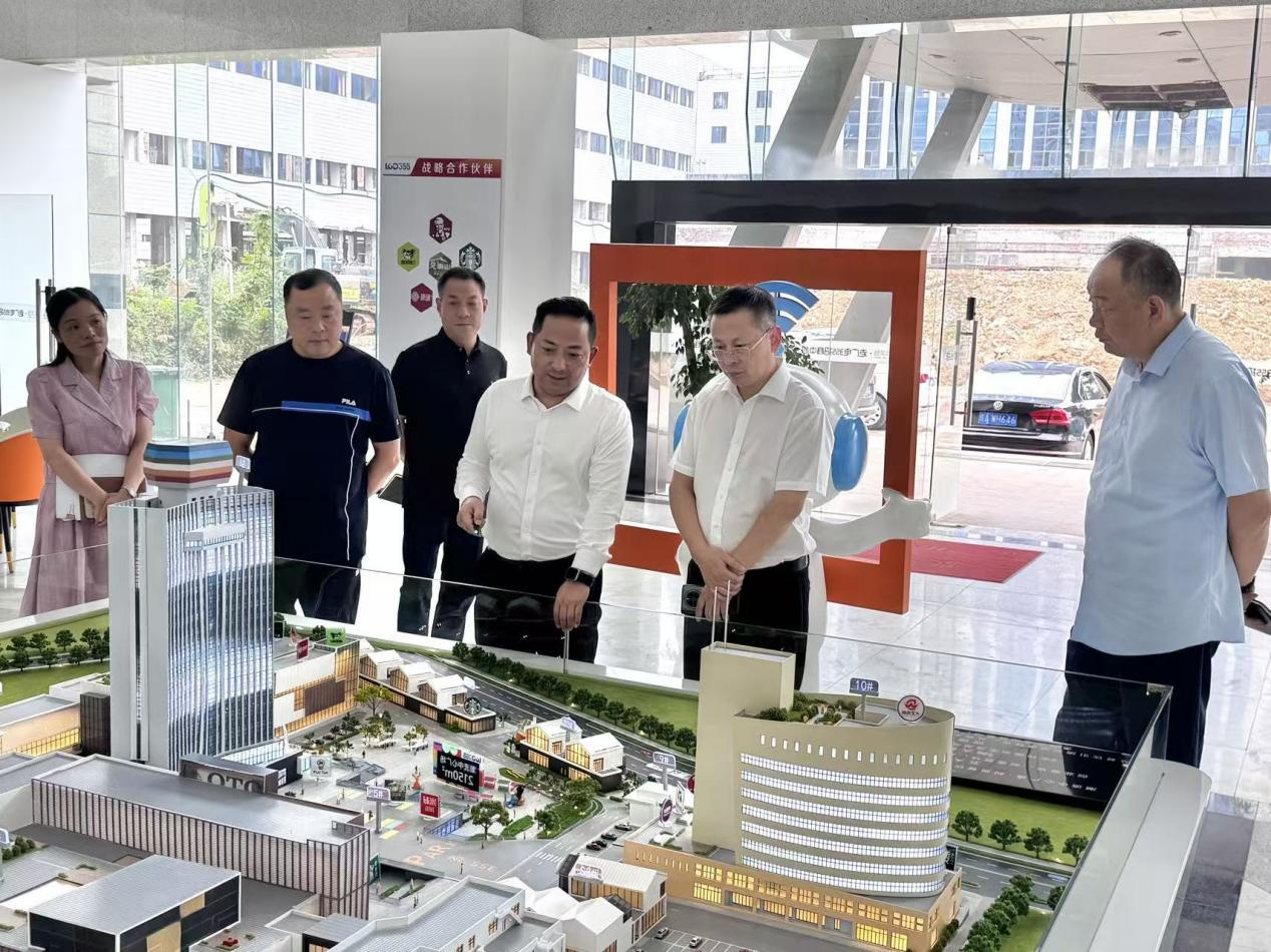 合肥市包河區(qū)區(qū)委副書記劉登銀調(diào)研安徽老廣電355潮流創(chuàng)意社區(qū)