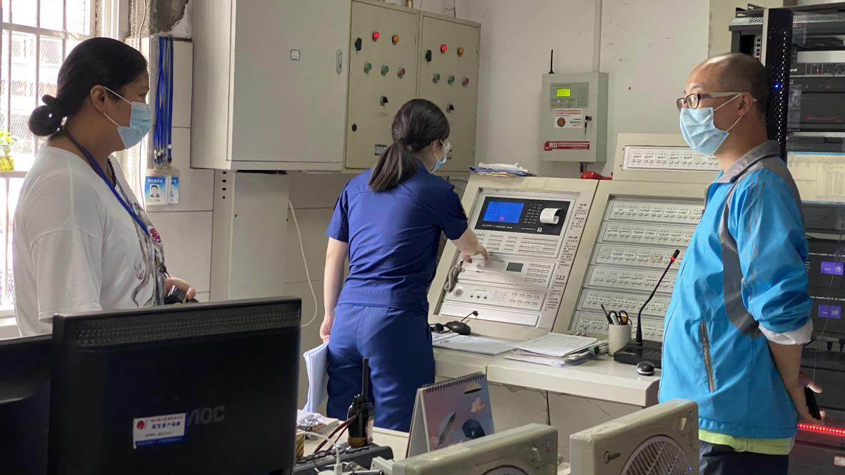 杭州市消防支隊(duì)、拱墅區(qū)應(yīng)急管理局聯(lián)合走訪錢江商城開展安全生產(chǎn)專項(xiàng)檢查