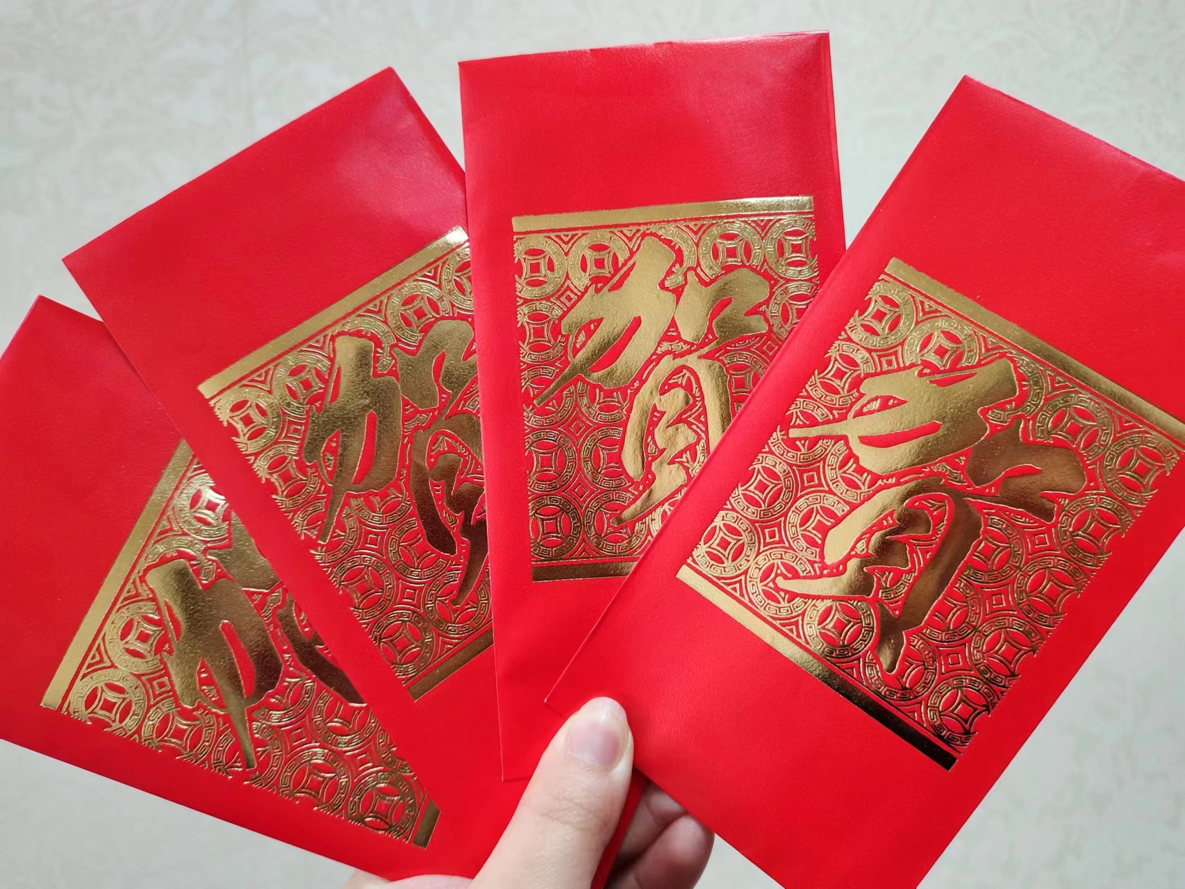 吹響新年開(kāi)工號(hào)角 熱鬧派送開(kāi)門(mén)紅包