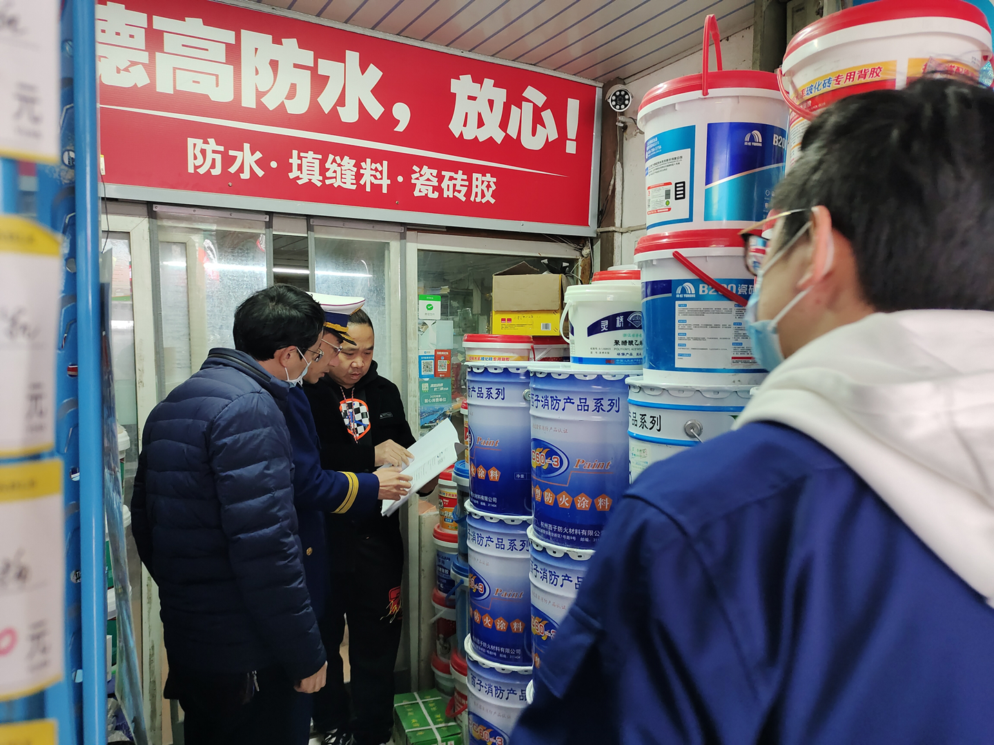 區(qū)工商、消防大隊(duì)走訪建華市場(chǎng)