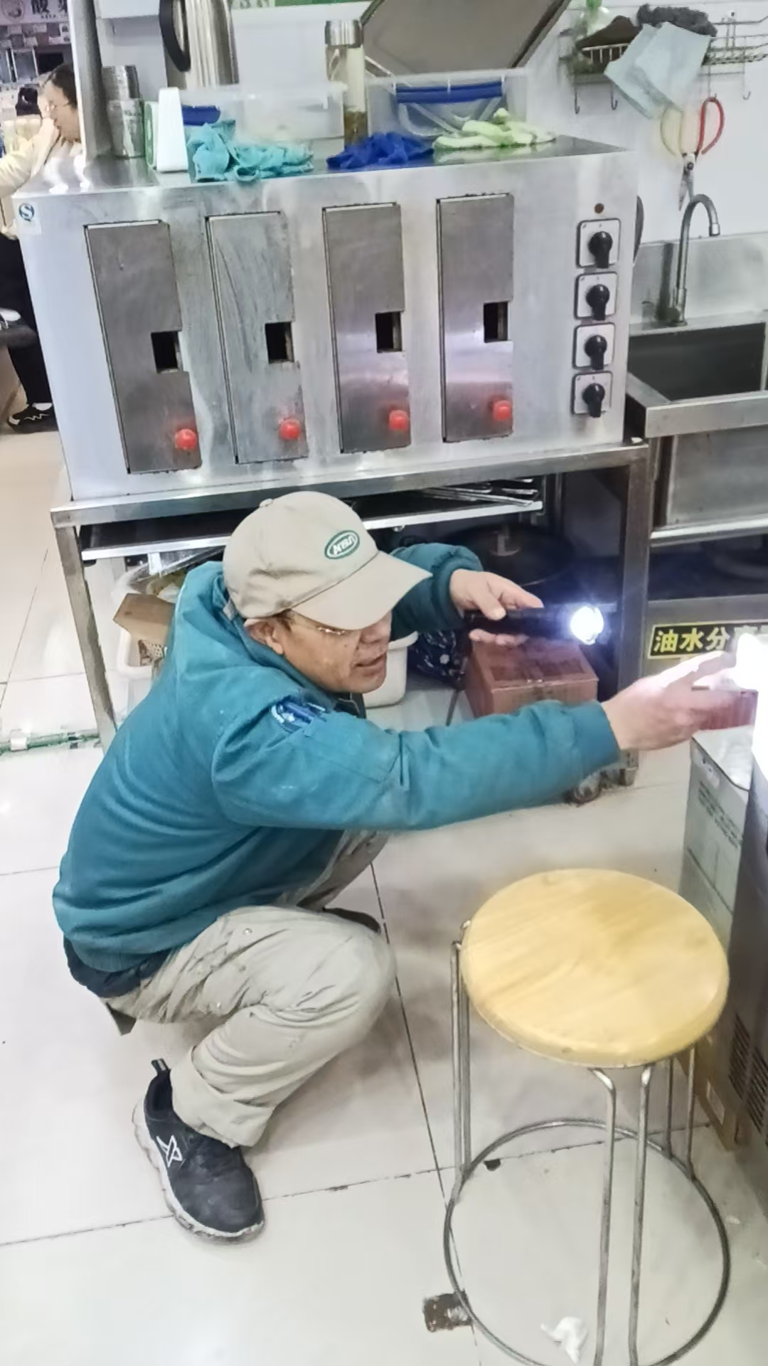 專業(yè)除四害，守護(hù)美食天地