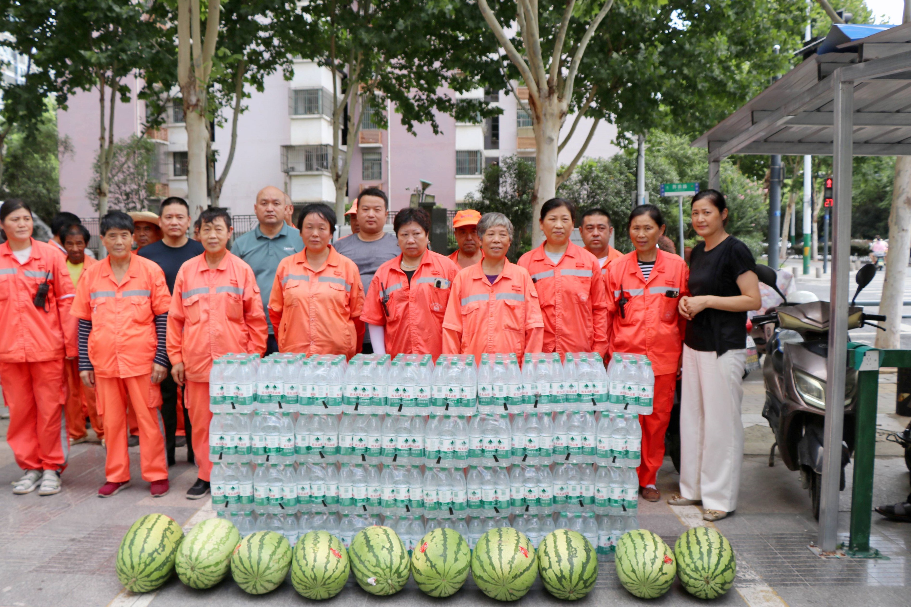  酷暑送清涼，關(guān)愛顯擔當——廬陽建華文創(chuàng)園攜手愛心企業(yè)開展夏日送清涼活動