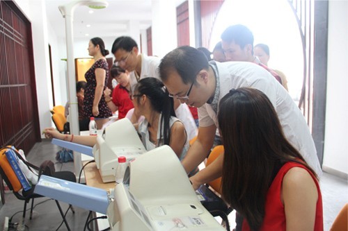 20130626-27建華文創(chuàng)園黨支部聯(lián)合拱墅二院開展“輕松一身，慢病遠(yuǎn)離”主題活動 (2).jpg