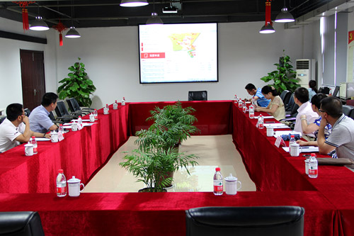 20130726區(qū)委組織部李煒一行來(lái)我園區(qū)考察 (2).jpg