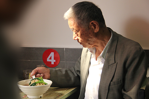 20151021重陽(yáng)節(jié)送長(zhǎng)壽面活動(dòng)4.jpg 20151021重陽(yáng)節(jié)送長(zhǎng)壽面活動(dòng)4.jpg