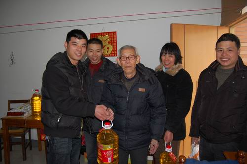 為長期臥床的老人送去組織的溫暖 (4).jpg 為長期臥床的老人送去組織的溫暖 (4).jpg