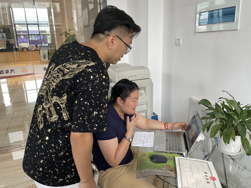 協(xié)助客戶注冊(cè)機(jī)電在線后臺(tái).jpg 協(xié)助客戶注冊(cè)機(jī)電在線后臺(tái).jpg